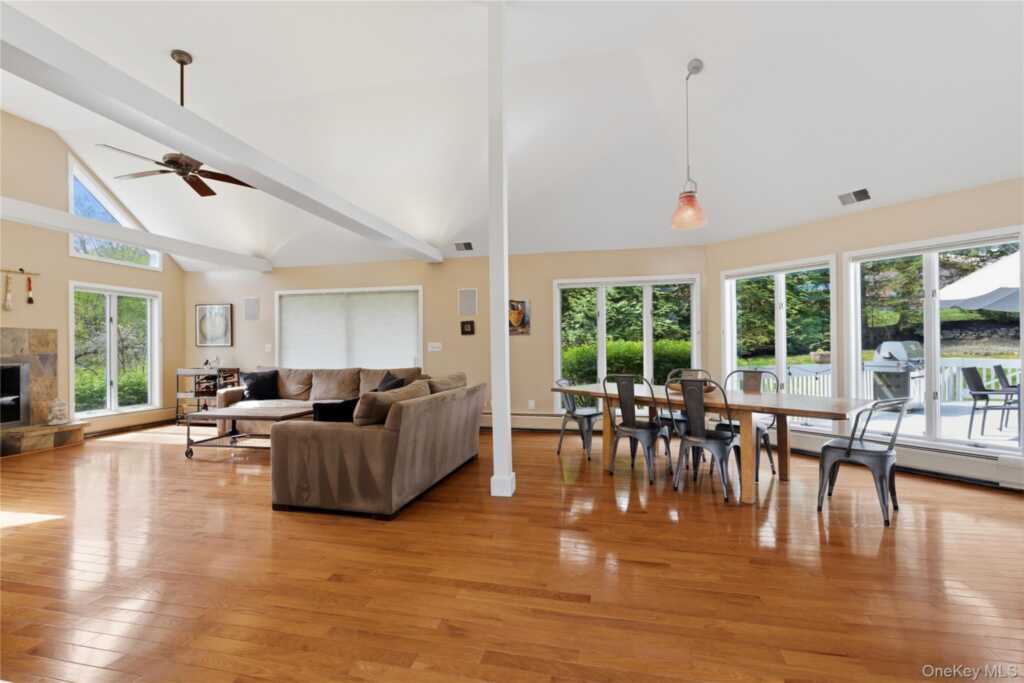 13 Zeck Court, Suffern, NY 10901 - Photo 8 of 36