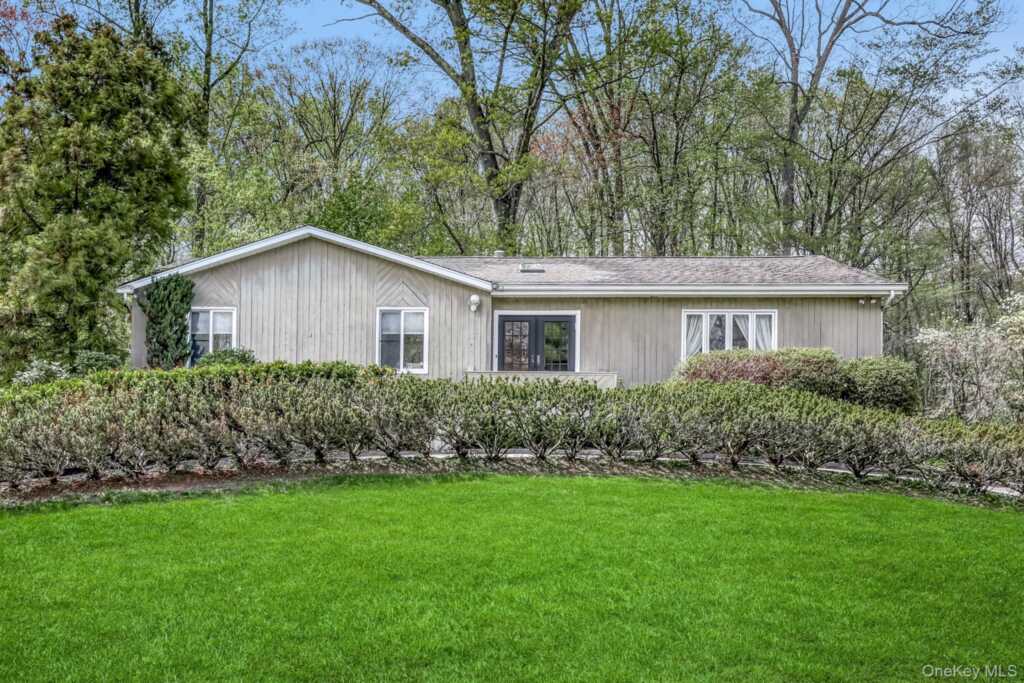 17 Brookline Way, New City, NY 10956 - Photo 2 of 21