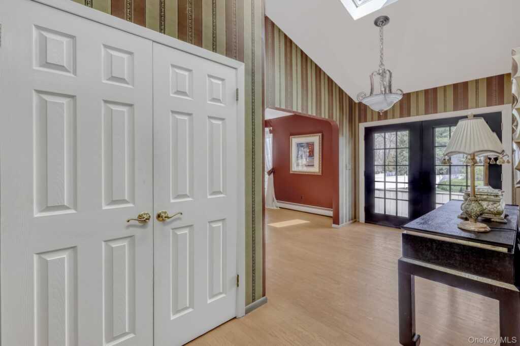 17 Brookline Way, New City, NY 10956 - Photo 3 of 21