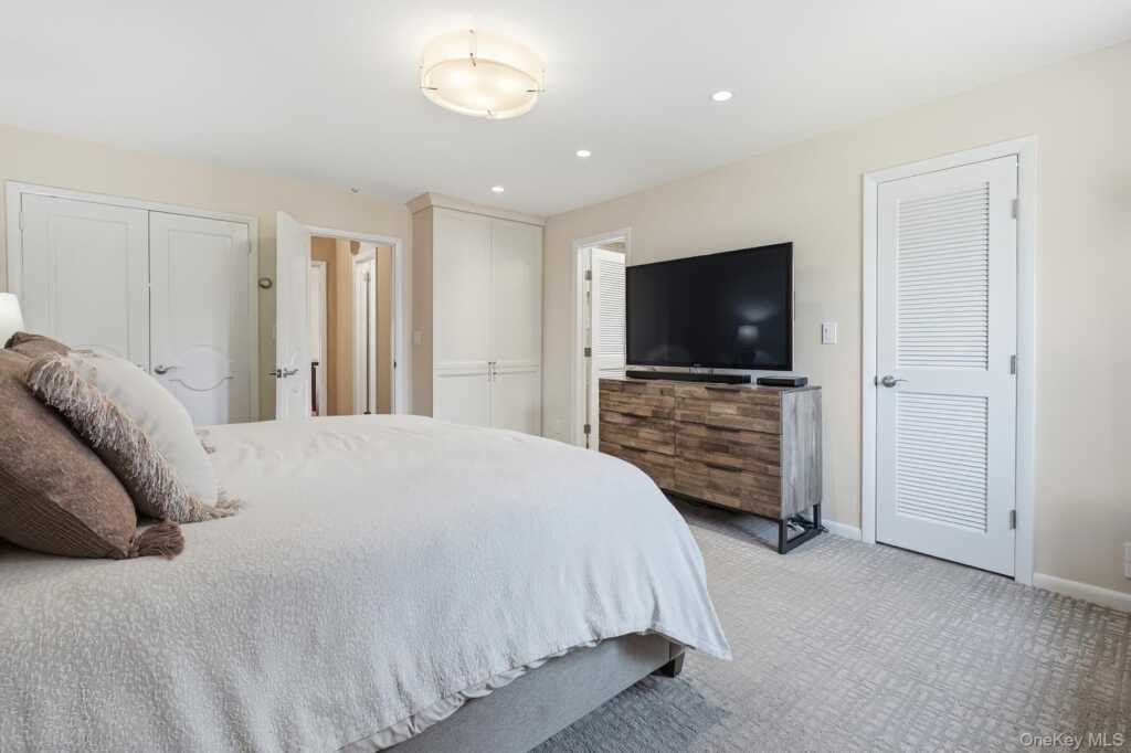 7 Carlton Lane, Rye, NY 10573 - Photo 13 of 44