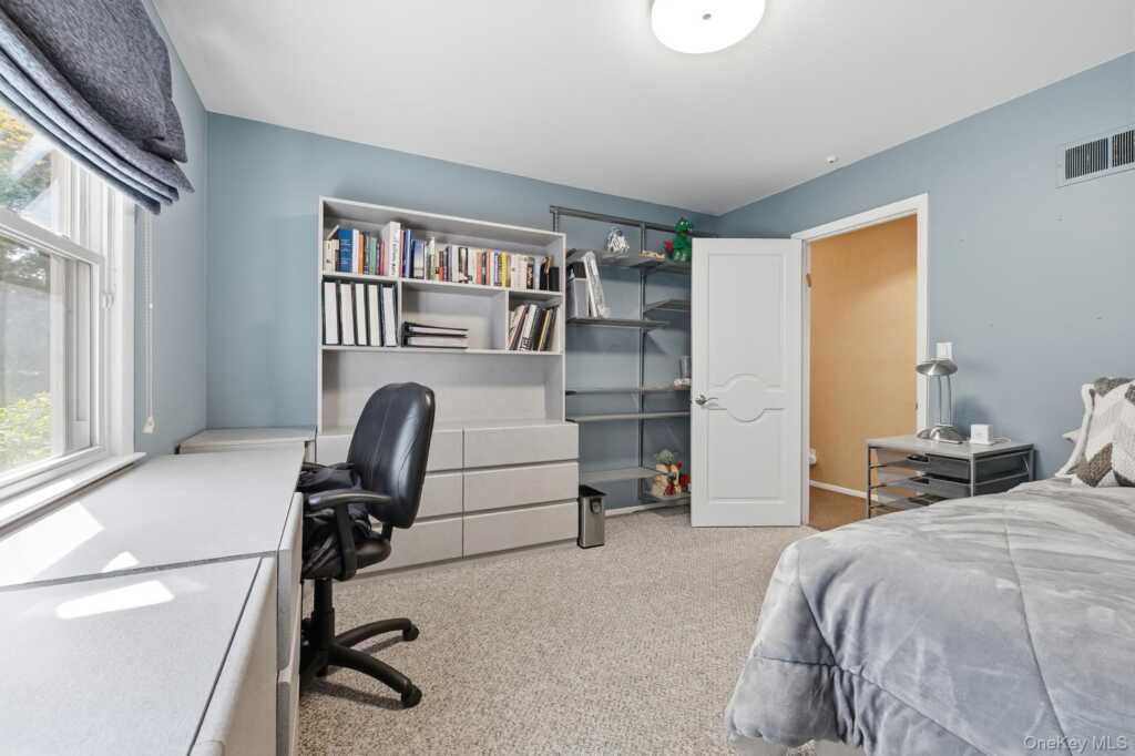 7 Carlton Lane, Rye, NY 10573 - Photo 17 of 44