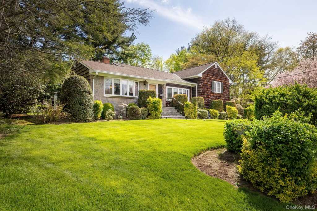 7 Carlton Lane, Rye, NY 10573 - Photo 3 of 44