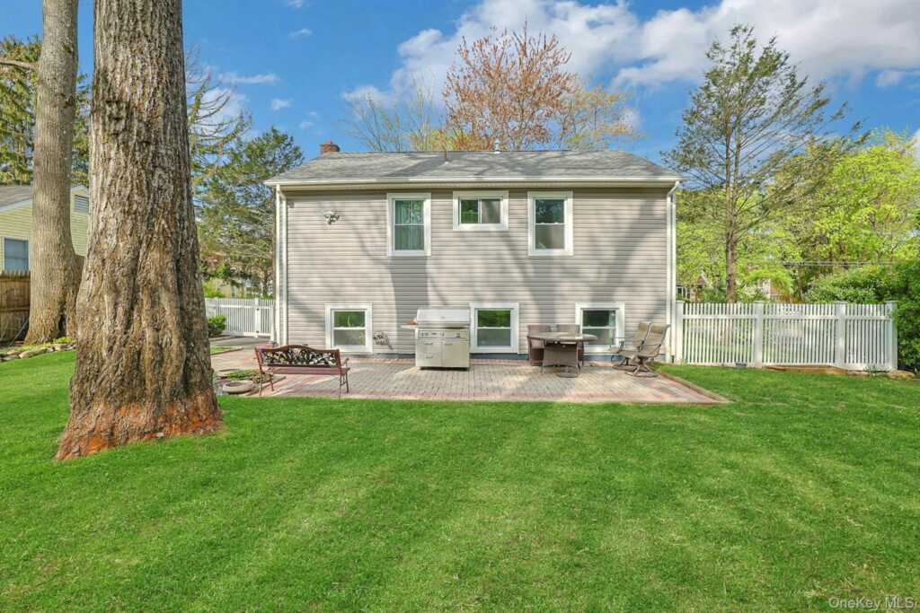 40 Sherwood Drive, Nanuet, NY 10954