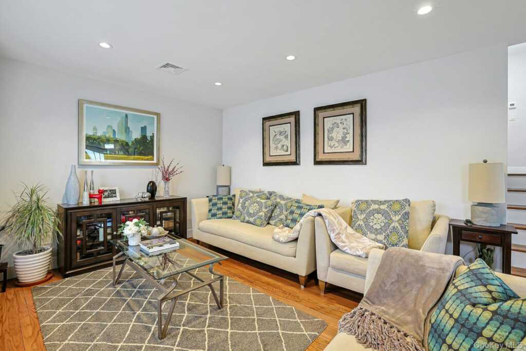 40 Sherwood Drive, Nanuet, NY 10954 - Photo 12 of 31