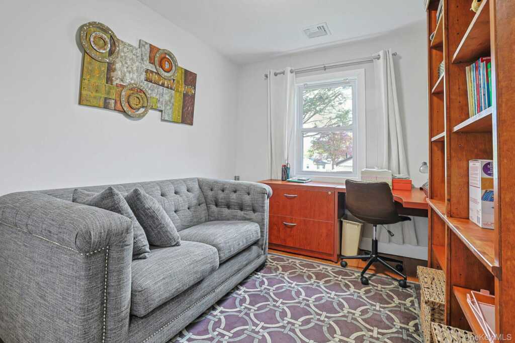 40 Sherwood Drive, Nanuet, NY 10954 - Photo 13 of 31