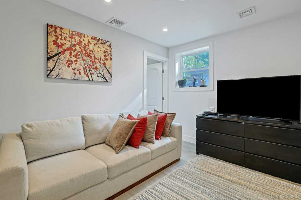 40 Sherwood Drive, Nanuet, NY 10954 - Photo 21 of 31