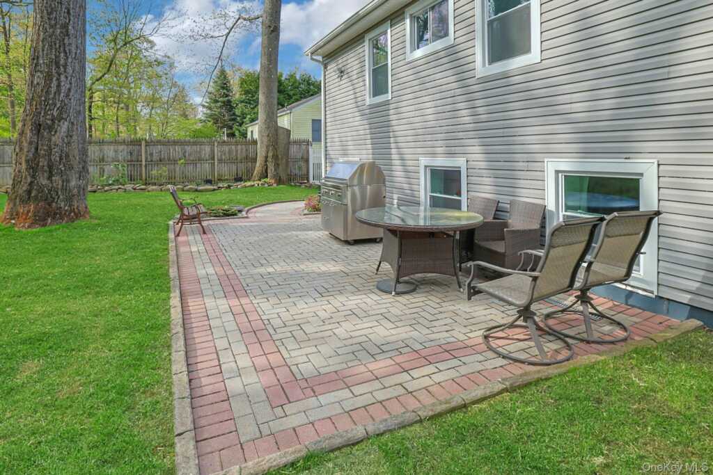 40 Sherwood Drive, Nanuet, NY 10954 - Photo 27 of 31