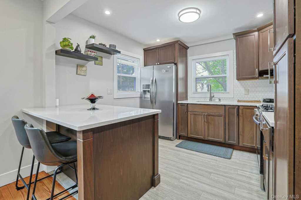 40 Sherwood Drive, Nanuet, NY 10954 - Photo 3 of 31