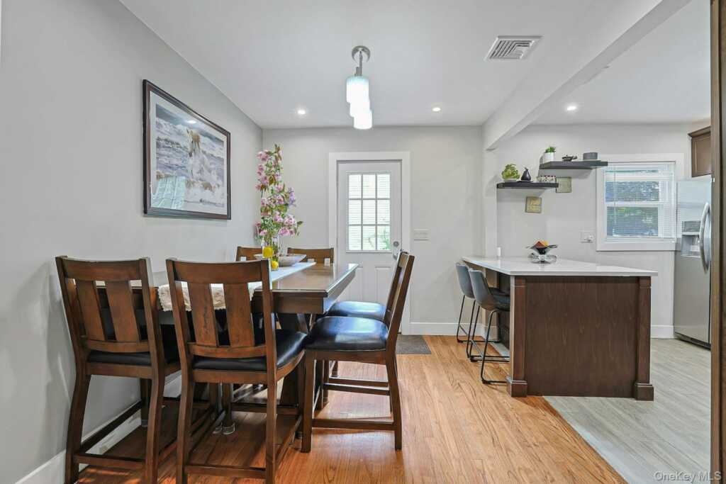 40 Sherwood Drive, Nanuet, NY 10954 - Photo 7 of 31