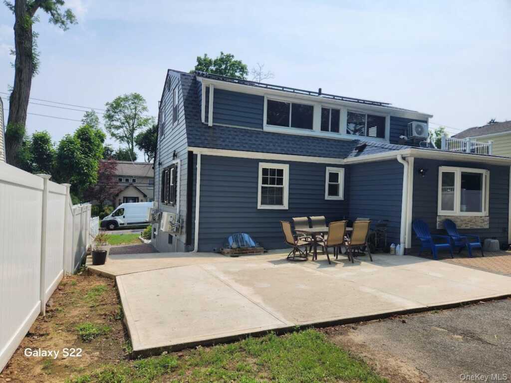 46 Randolph Rd, White Plains, NY 10607 - Photo 3 of 16