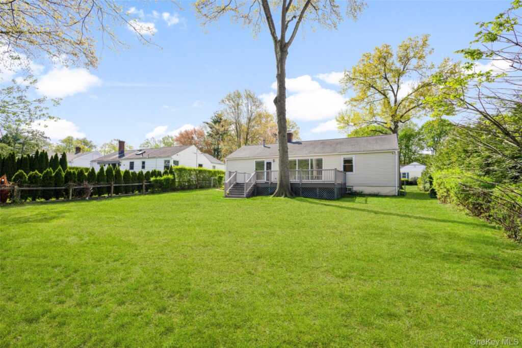 22 Rogers Drive, New Rochelle, NY 10804 - Photo 18 of 22