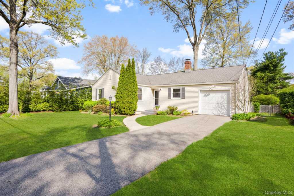 22 Rogers Drive, New Rochelle, NY 10804 - Photo 20 of 22