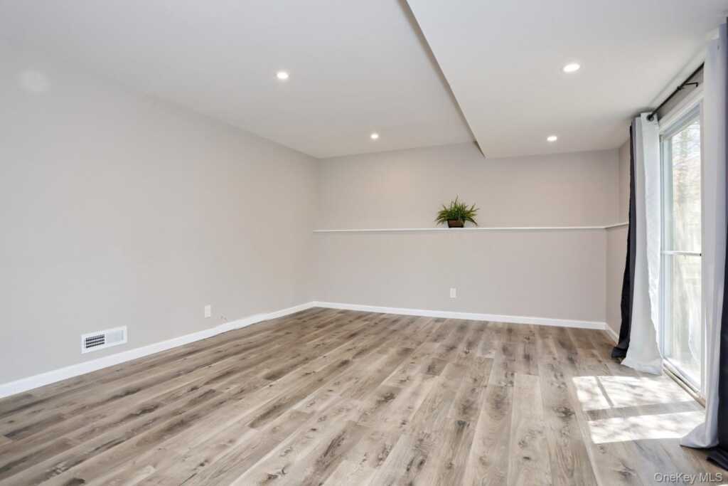 17 Scott Drive, New City, NY 10956 - Photo 16 of 40