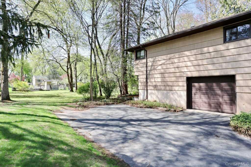 17 Scott Drive, New City, NY 10956 - Photo 19 of 40