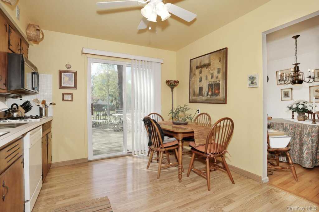 17 Scott Drive, New City, NY 10956 - Photo 6 of 40