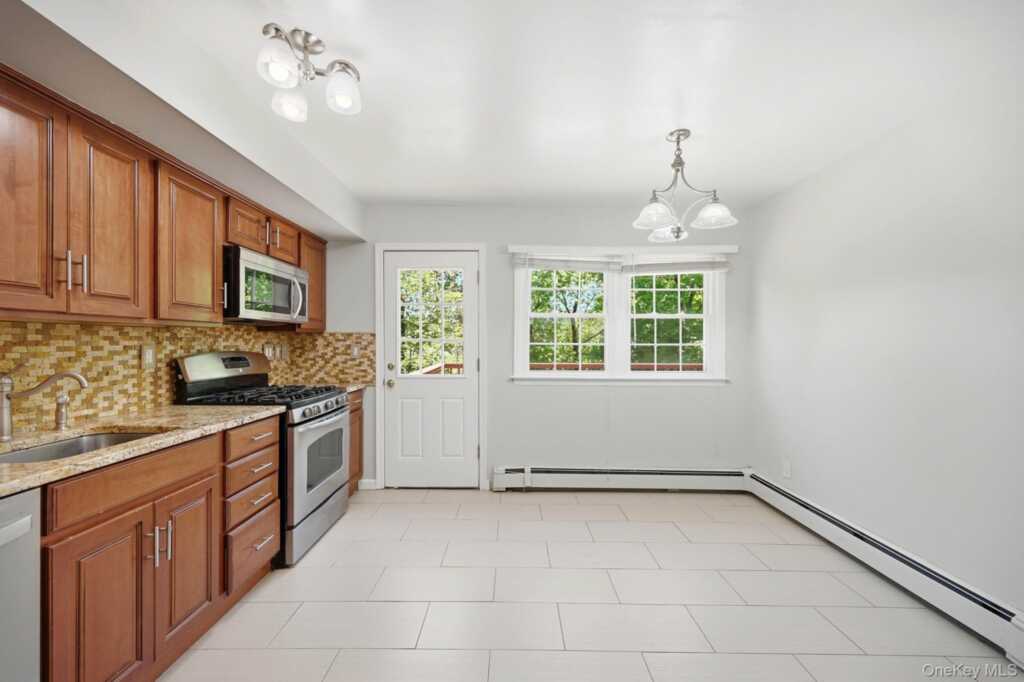 1 Muir Lane, New City, NY 10956 - Photo 10 of 42