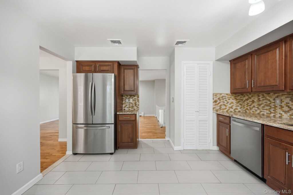 1 Muir Lane, New City, NY 10956 - Photo 12 of 42