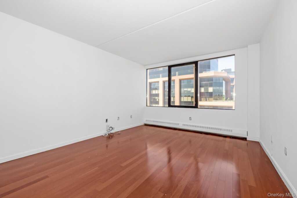4 Martine Avenue, Unit #1120, White Plains, NY 10606 - Photo 14 of 22