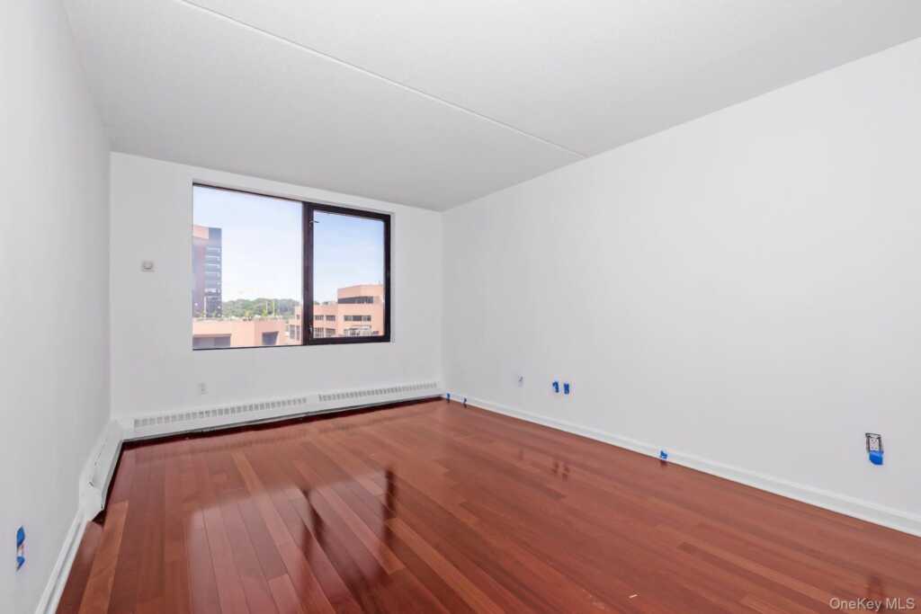 4 Martine Avenue, Unit #1120, White Plains, NY 10606 - Photo 6 of 22