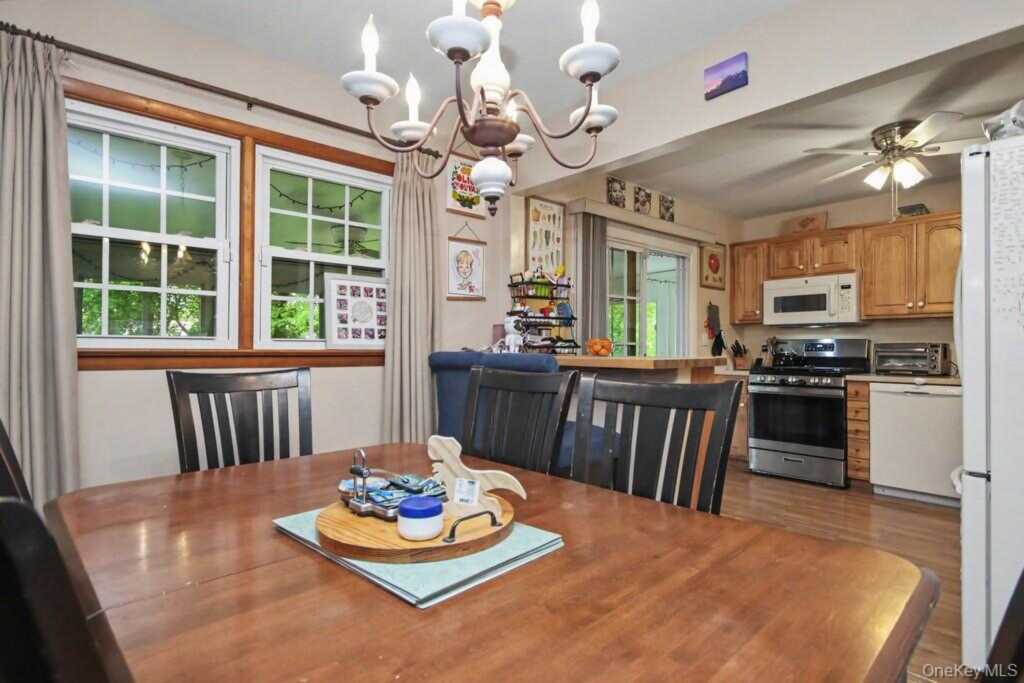 35 Sengstacken Drive, Stony Point, NY 10980 - Photo 6 of 17