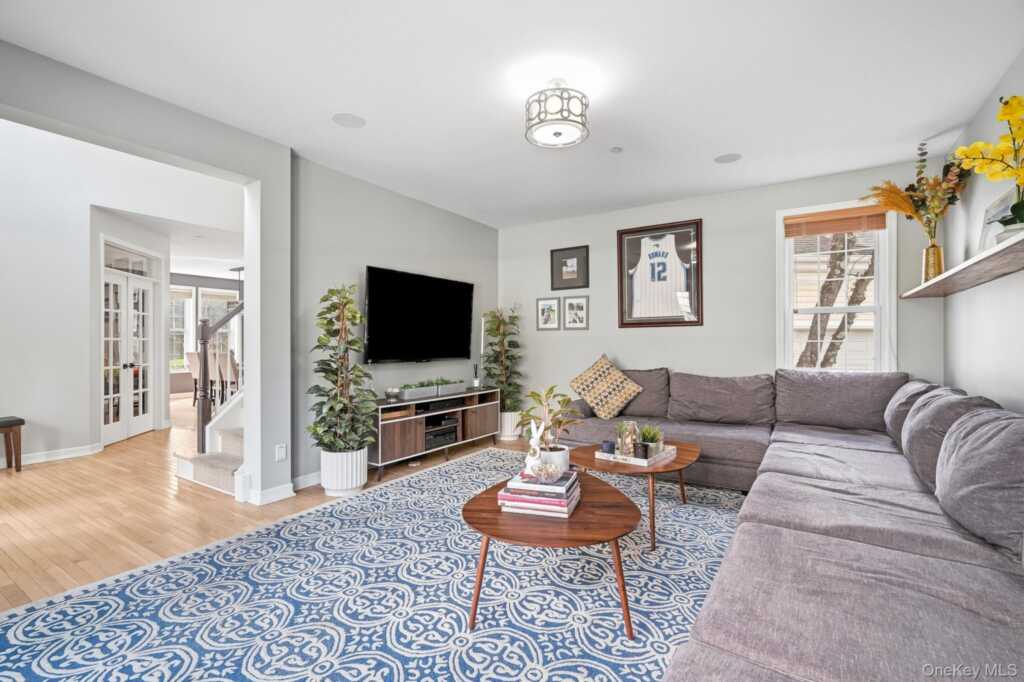 2 Legendary Circle, Rye, NY 10573 - Photo 4 of 32