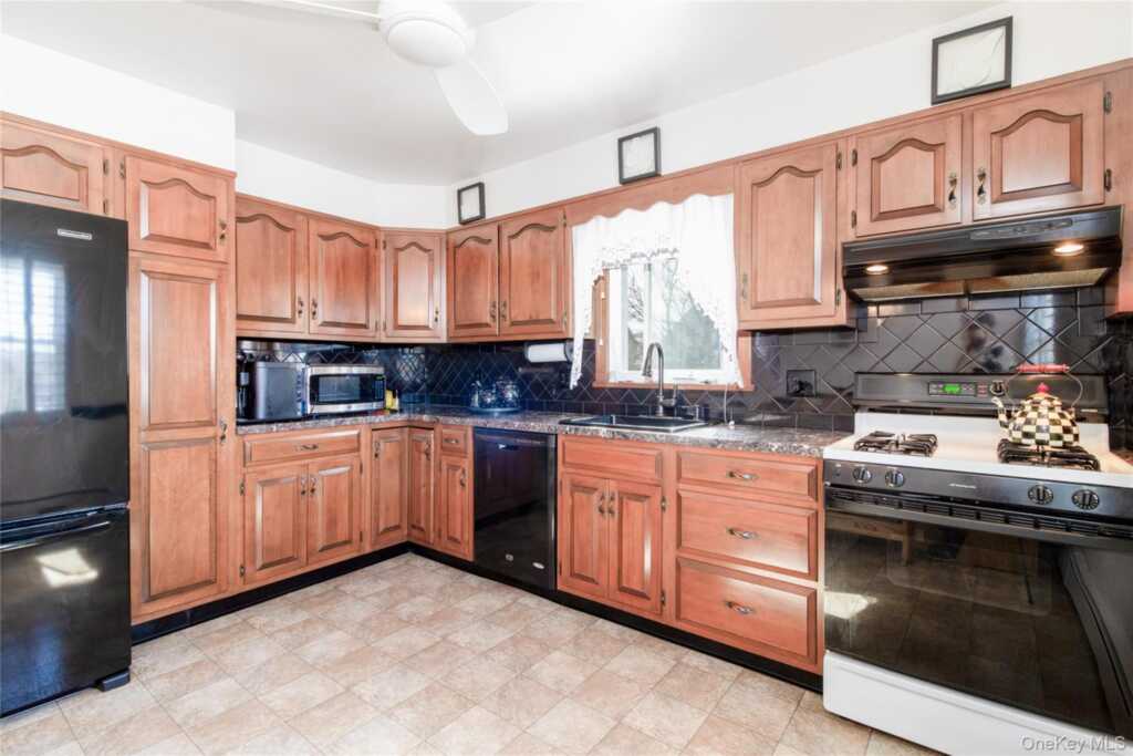 490 Franklin Street, Rye, NY 10573 - Photo 12 of 31