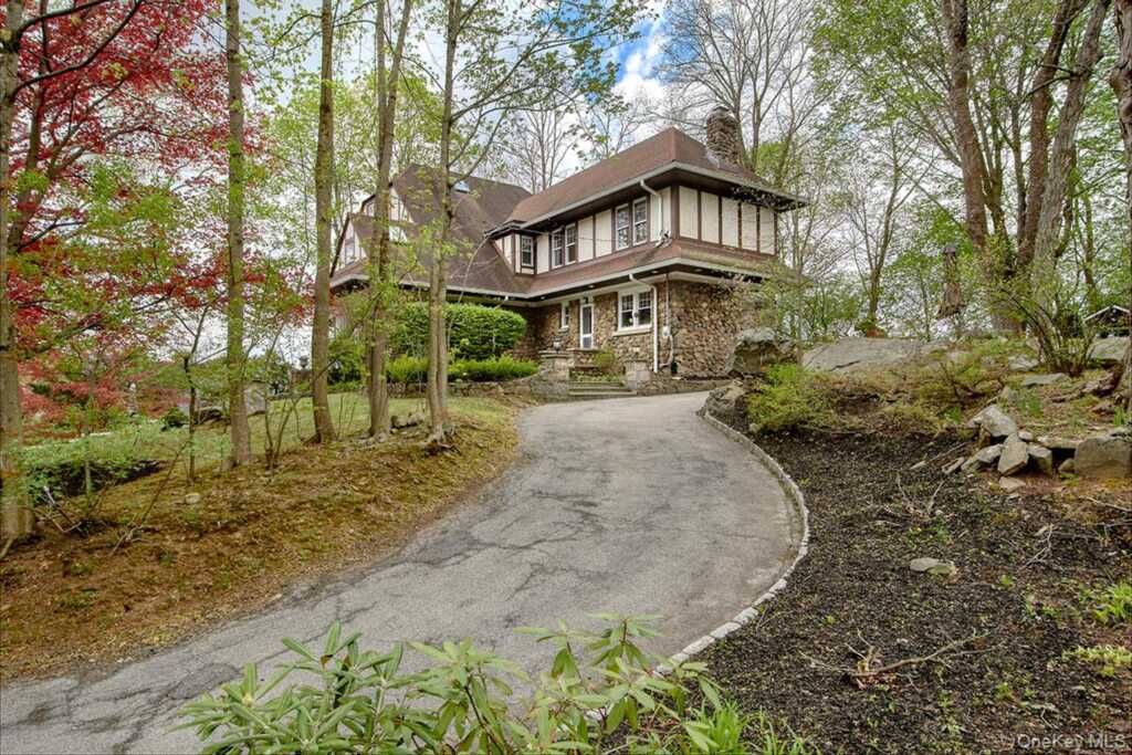 13 Chadwick Road, White Plains, NY 10604 - Photo 2 of 45
