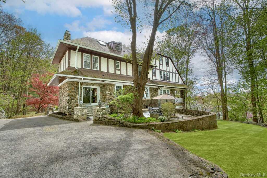13 Chadwick Road, White Plains, NY 10604 - Photo 39 of 45