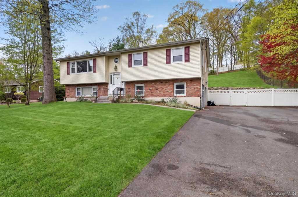 67 Eberling Drive, New City, NY 10956 - Photo 2 of 18