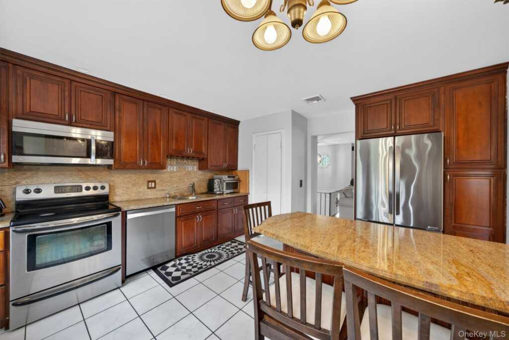 67 Eberling Drive, New City, NY 10956 - Photo 8 of 18