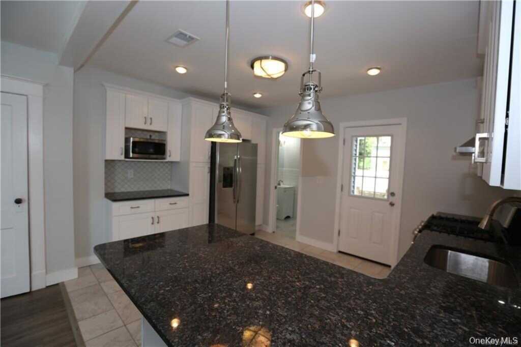 6 E Catherine Street, Unit #A, Nyack, NY 10960 - Photo 3 of 12