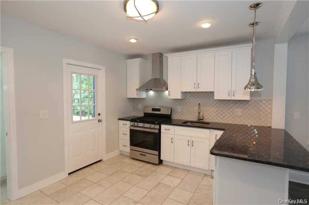 6 E Catherine Street, Unit #A, Nyack, NY 10960 - Photo 5 of 12