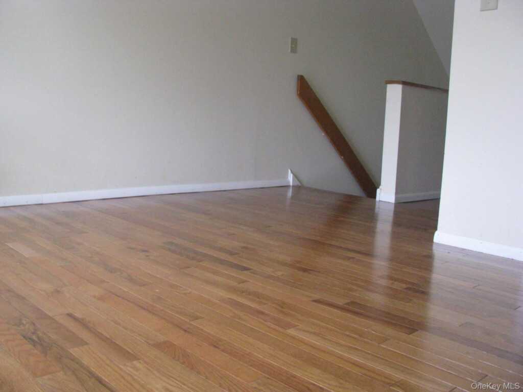 40 Aspen Court, Nanuet, NY 10954 - Photo 3 of 21