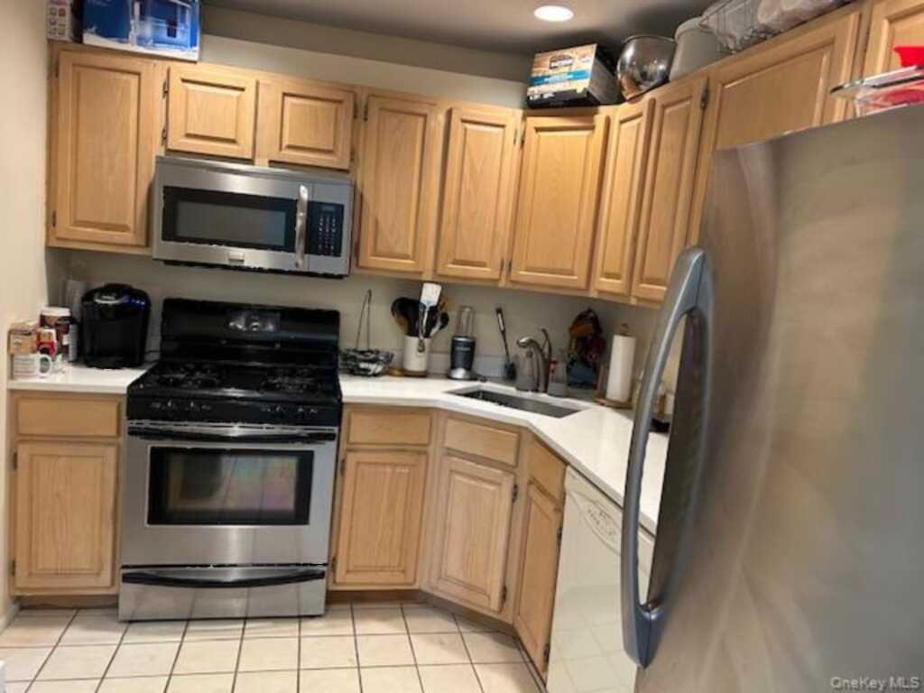 40 Aspen Court, Nanuet, NY 10954 - Photo 7 of 21