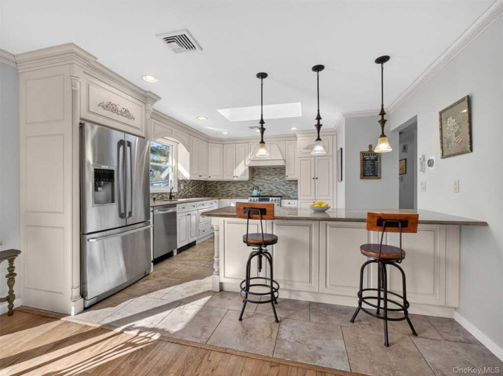 18 Termakay Drive, New City, NY 10956 - Photo 4 of 27