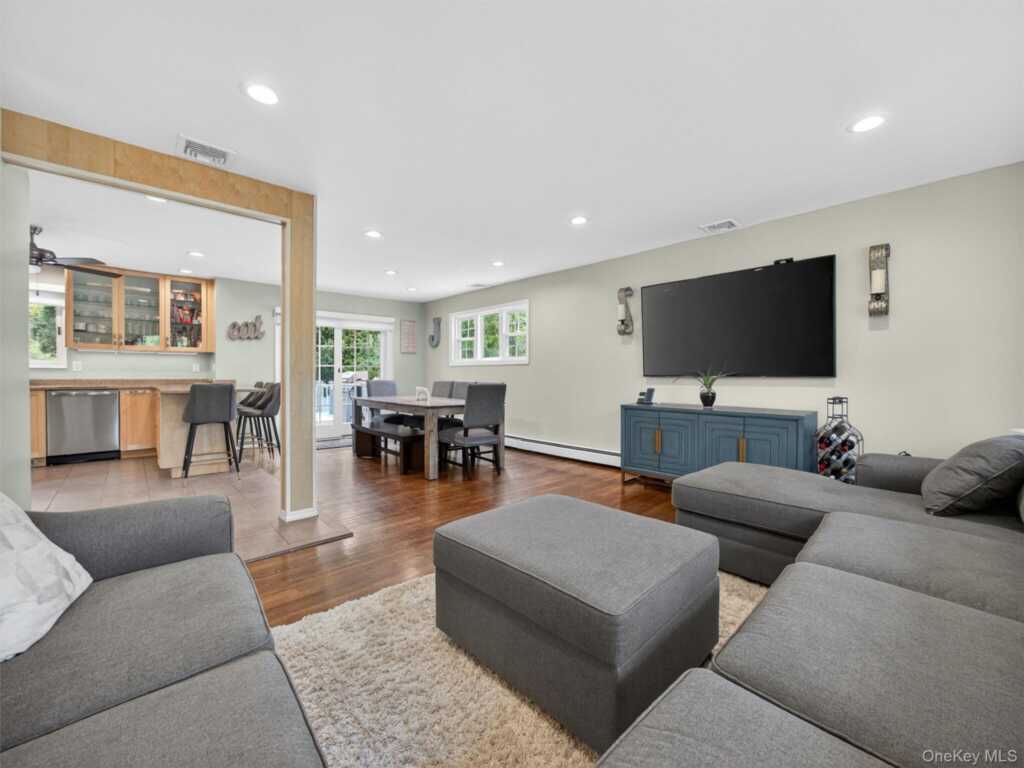 3 Durant Road, New City, NY 10956 - Photo 7 of 35