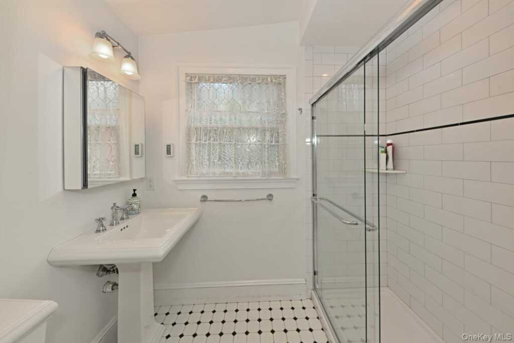 278 Cherry Lane, Suffern, NY 10901 - Photo 15 of 32