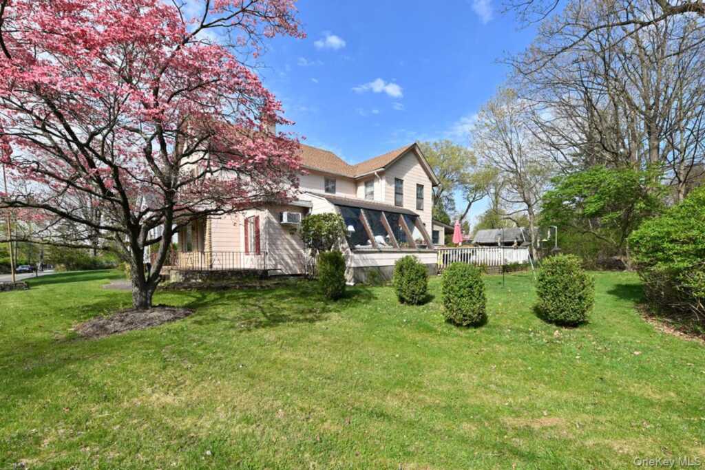 278 Cherry Lane, Suffern, NY 10901 - Photo 4 of 32