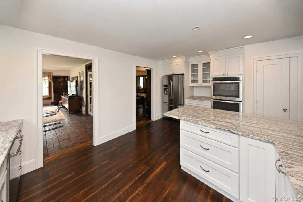 278 Cherry Lane, Suffern, NY 10901 - Photo 8 of 32