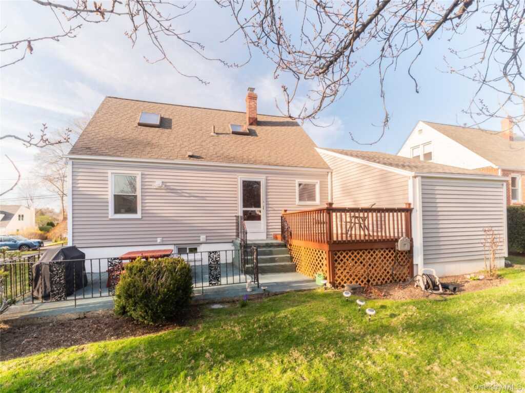 12 Maywood Avenue, Rye, NY 10573 - Photo 3 of 17