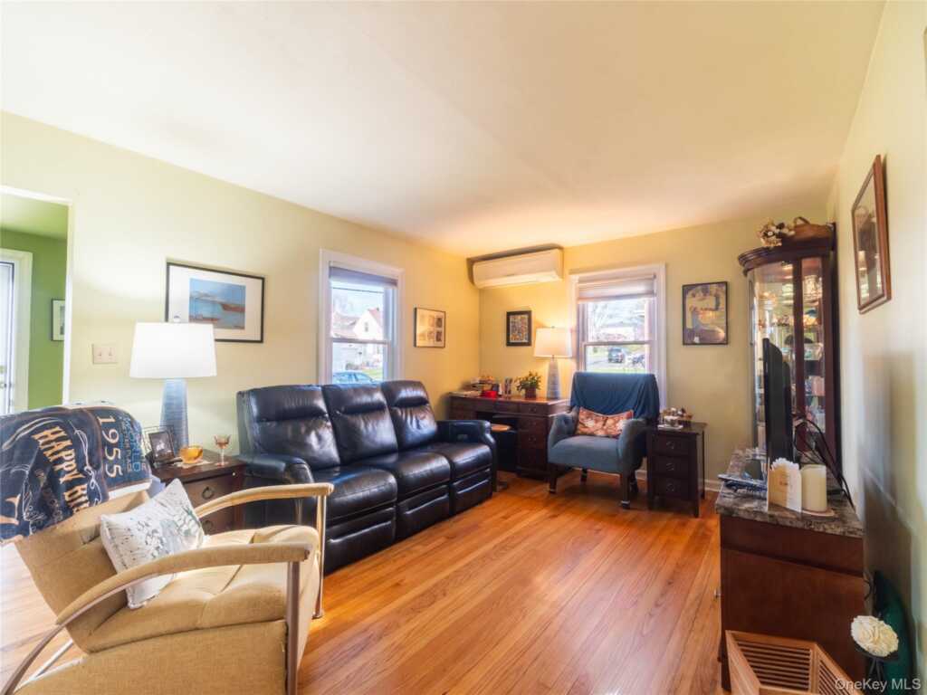 12 Maywood Avenue, Rye, NY 10573 - Photo 5 of 17