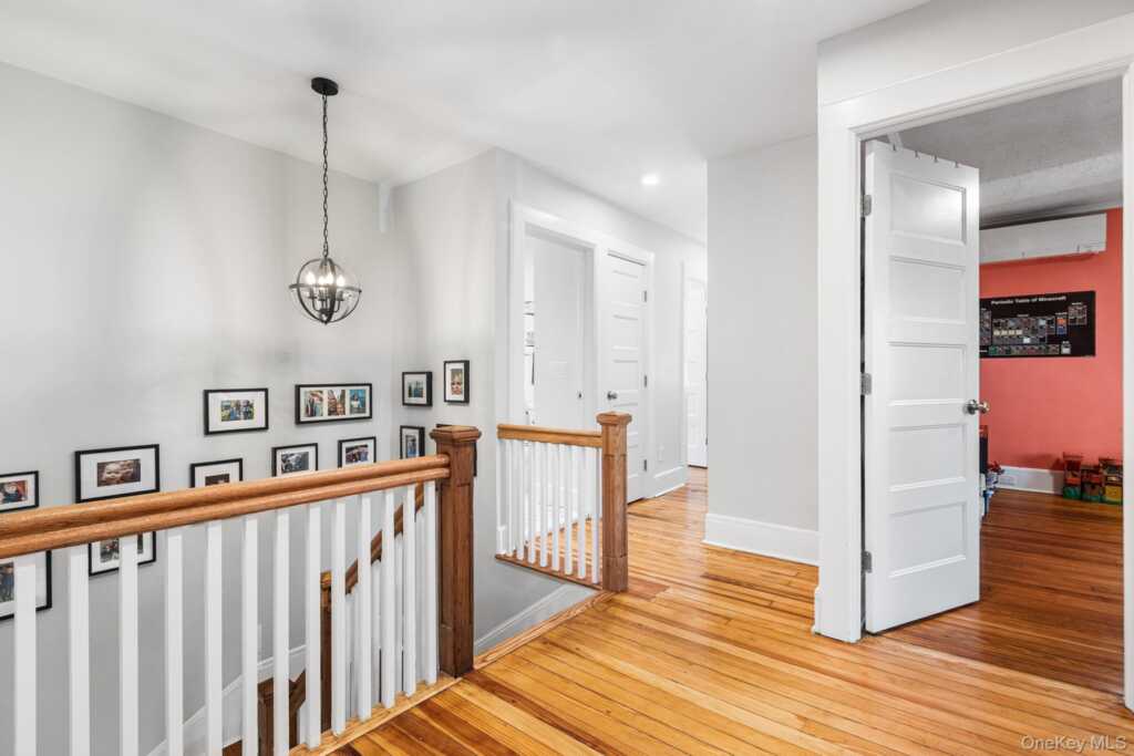 29 Howard Avenue, White Plains, NY 10606 - Photo 12 of 25