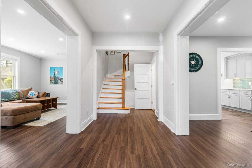 29 Howard Avenue, White Plains, NY 10606 - Photo 2 of 25