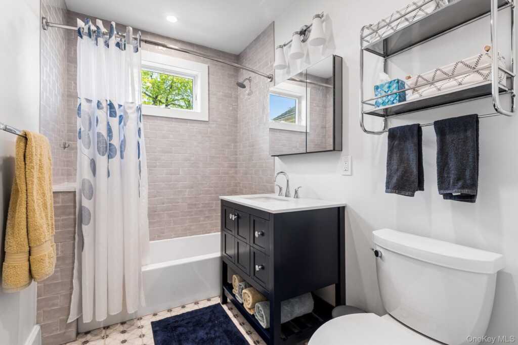 29 Howard Avenue, White Plains, NY 10606 - Photo 20 of 25