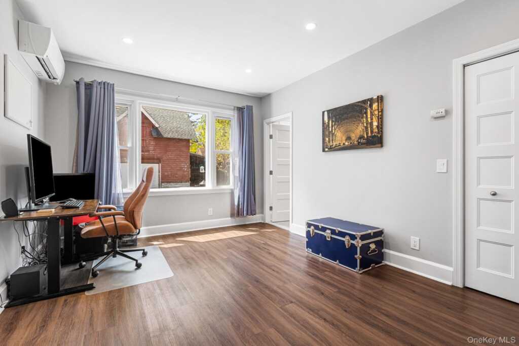 29 Howard Avenue, White Plains, NY 10606 - Photo 7 of 25