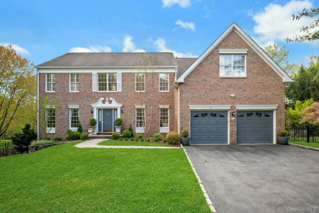 34 Eagle Court, White Plains, NY 10605