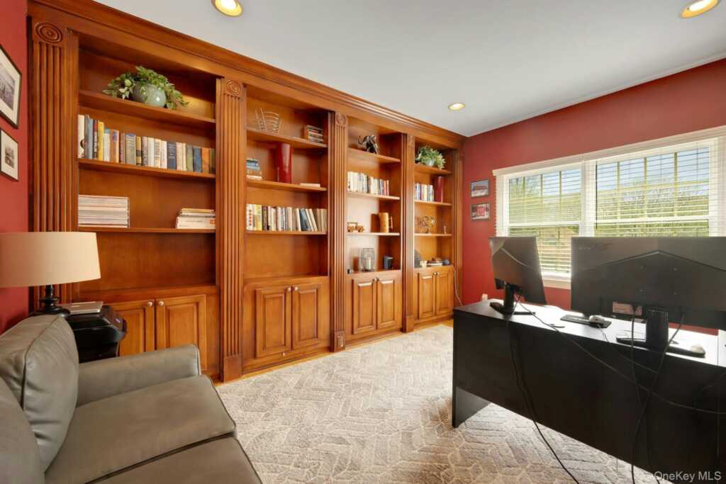 34 Eagle Court, White Plains, NY 10605 - Photo 17 of 49