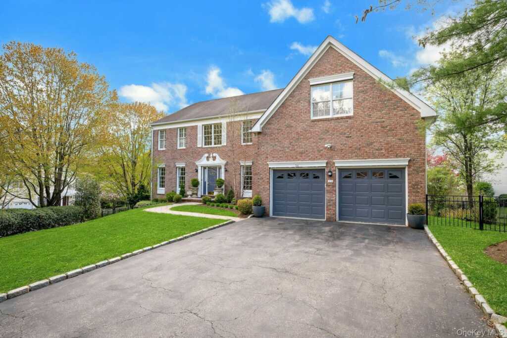 34 Eagle Court, White Plains, NY 10605 - Photo 2 of 49