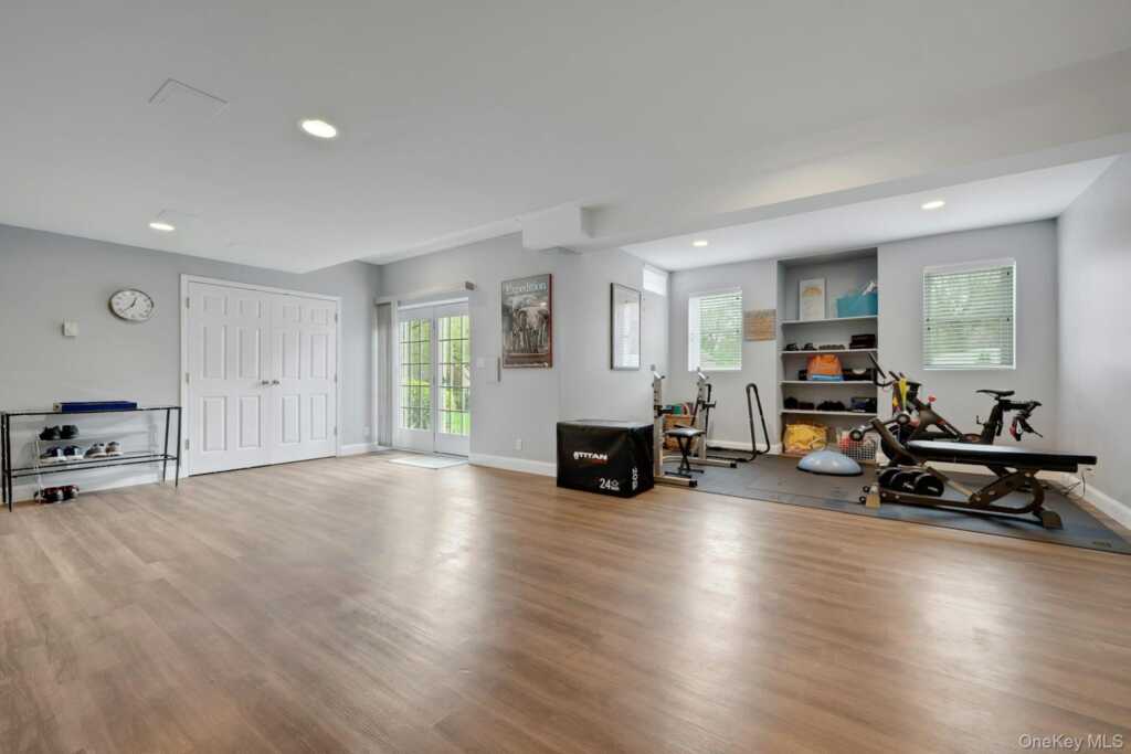 34 Eagle Court, White Plains, NY 10605 - Photo 33 of 49