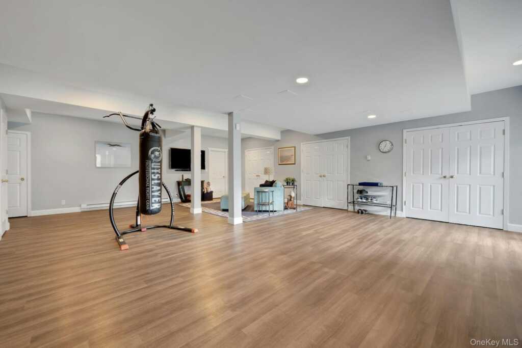 34 Eagle Court, White Plains, NY 10605 - Photo 35 of 49